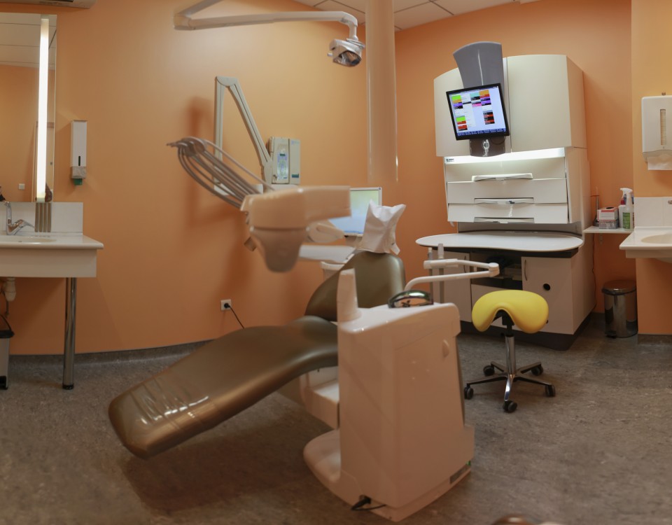 Salle orange du cabinet dentaire des Dr. Marcucci & Combès