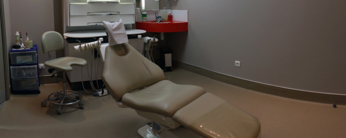 Salle brune du cabinet dentaire des Dr. Marcucci & Combès